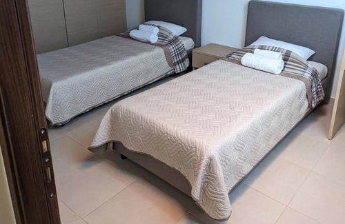 Kamena Vourla Apartment | Samaras Apartments - Mountain View Attic