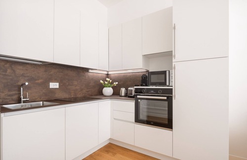 Tricolore Apartment | San Babila Design Apartment R&R