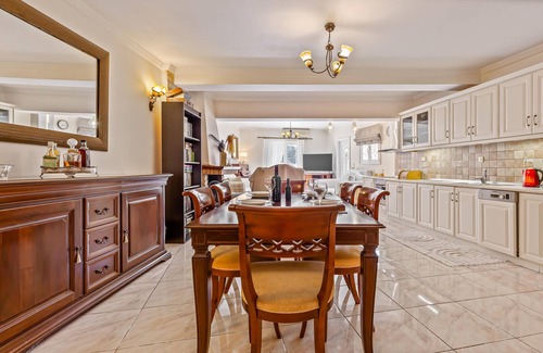 Spartylas House | San Elias House