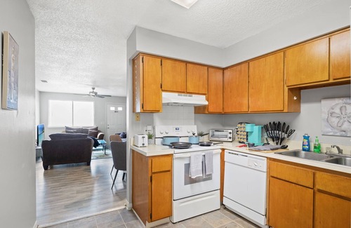 Southside Apartment | San Jose Forest 2/2, W/D, Long-Term, Central