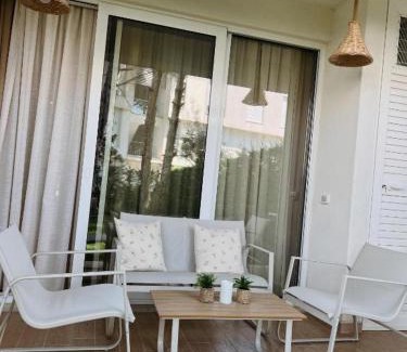 Ishem Apartment | San Pietro Garden Oasis