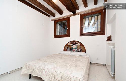 Santa Croce Apartment | San Polo apartment by Ca-Sa Check