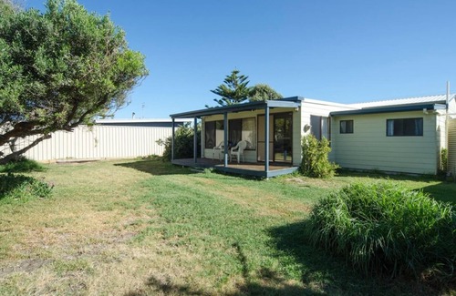Goolwa Beach House | Sand Castle - 10 Dent -Pets Negotiable
