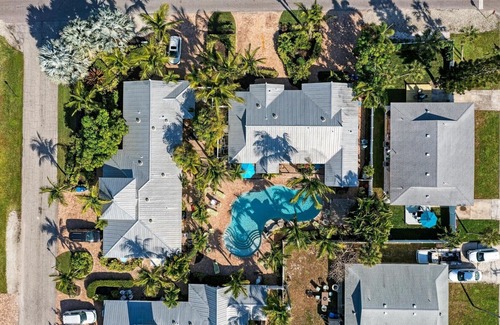 Holmes Beach House | Sand Dollar: Poolside Condo 2 Blocks to Beach by Anna Maria Life Vacation Rentals