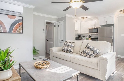 Norfolk Apartment | Sand Dune Suite Three /1 Block From Beach /Washer/Dryer