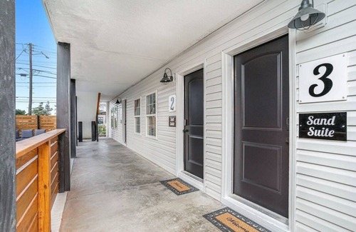 Norfolk Apartment | Sand Dune Suite Three /1 Block From Beach /Washer/Dryer