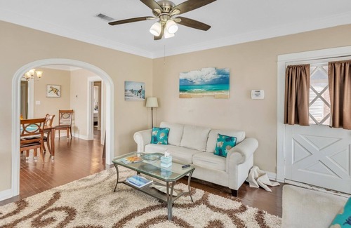 San Jacinto Cottage | Sand of Time Cottage (2-Bedroom) - Pets Allowed by RedAwning