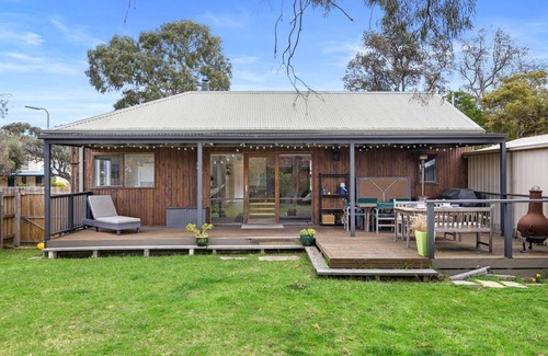 Silverleaves House | Sanders Beach House, Beautiful and spacious.