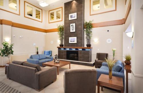 Squamish Hotel | Sandman Hotel and Suites Squamish