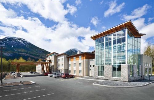 Squamish Hotel | Sandman Hotel and Suites Squamish
