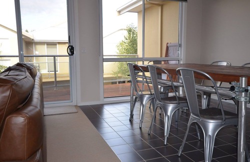 Inverloch House | SANDPIPER 2 - CLOSE TO TOWN & BEACH
