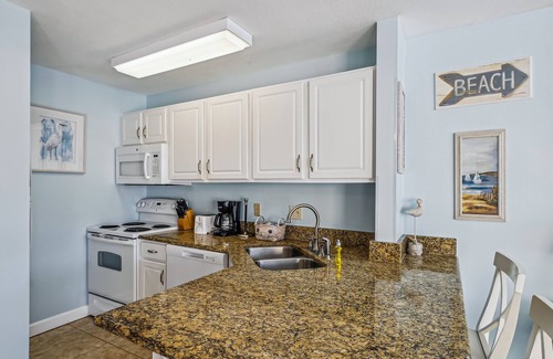 Holiday Isle Condo | Sandpiper Cove 8112 Studio Bedroom Condo by RedAwning