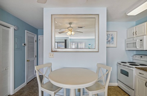 Holiday Isle Condo | Sandpiper Cove 8112 Studio Bedroom Condo by RedAwning
