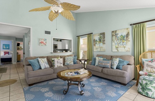 Holiday Isle Condo | Sandpiper Cove Resort by Panhandle Getaways