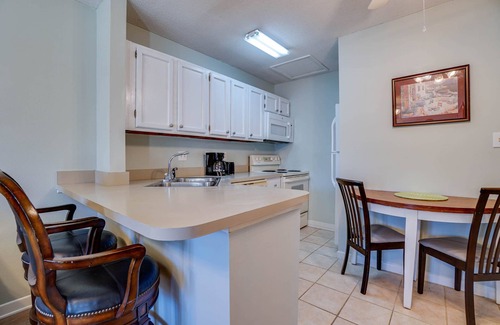 Holiday Isle Condo | Sandpiper Cove Resort by Panhandle Getaways