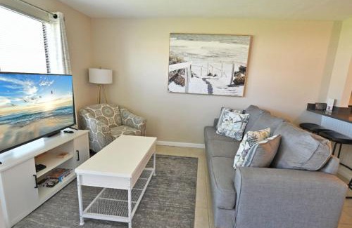Holiday Isle House | Sandpiper Cove Unit 8125 Updated Studio In Destin FL