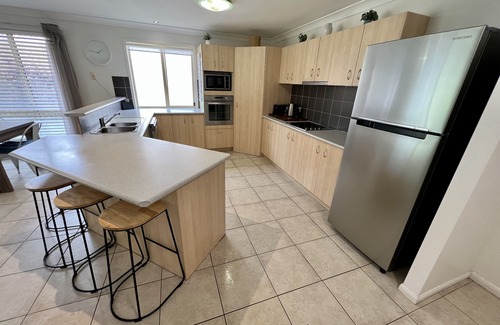 Ningi House | Sandstone Point (SEQ) Bribie Holidays Family Home, pet friendly