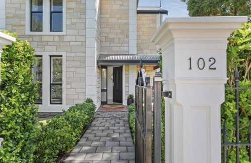 Fullarton House | Sandstone Villa In City Fringe Location