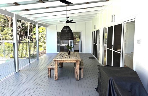 Rainbow Beach House | Sandy Feet - Rainbow Shores