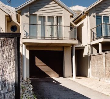 Port Fairy House | Sandy Nook Beachfront Bliss with uninterrupted Ocean Views