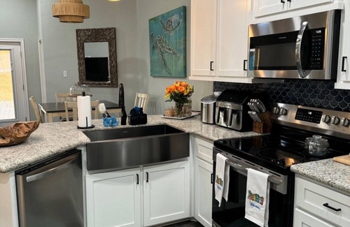 San Luis House | Sandy Shores Beach House in Treasure Island