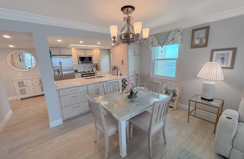 Punta Rassa Apartment | Sanibel Harbour Resort Harbour Tower 1017: Luxury waterfront condo with expansive views.