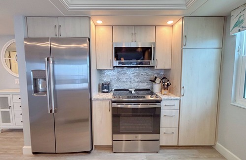 Punta Rassa Apartment | Sanibel Harbour Resort Harbour Tower 1017: Luxury waterfront condo with expansive views.