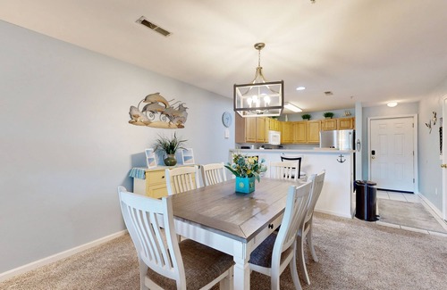 Rehoboth Beach Condo | Sanibel Village Condo w/3 pools & private patio