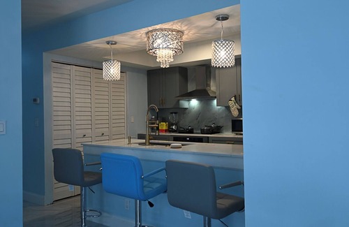 North Lauderdale House | Sanitized, Serene & Close to Work - Nurse Favorite!