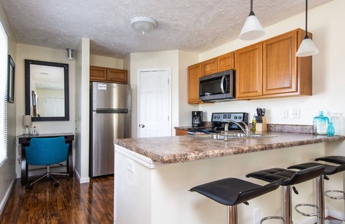 Greenwood House | Sanitized Spacious East Nash Apt! Walk to Top Restaurants!