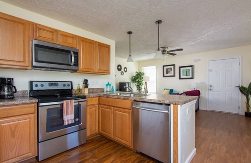 Greenwood House | Sanitized Spacious East Nash Apt! Walk to Top Restaurants!