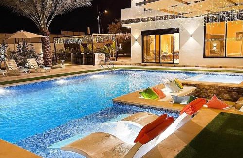 Al Bāţinah Ski Chalet | sano