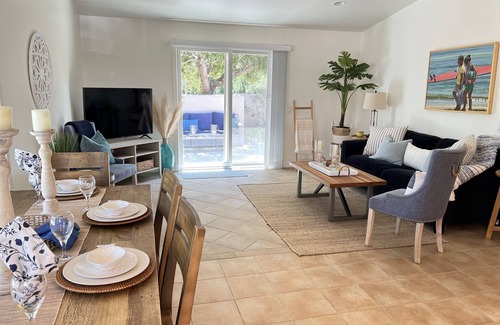 Santa Barbara Cottage | Santa Barbara/More Mesa cottage. Steps to bike path. Beautifully decorated.