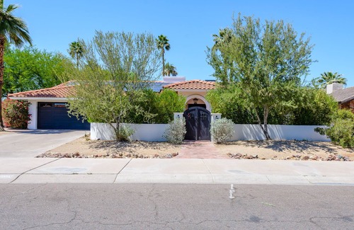 Buenavante House | Santa Barbara-Style Home in the Center of Scottsdale w/private heated pool.