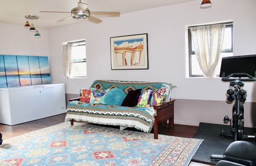 Canoncito House | Santa Fe Forest Getaway - Guesthouse - Pet & Kid Friendly