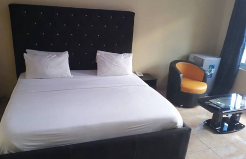 Lagos Hotel | SANTRICK Hotel