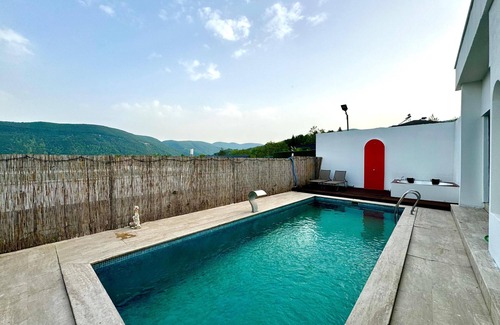Sapanca Villa | Sapanca 2+1 Heating Pool-Conservative-Fireplace-Jacuzzi-6 Person Holiday Villa