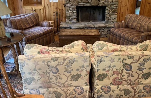 Wiley Cottage | Sapphire Cottage in the Woods for 6