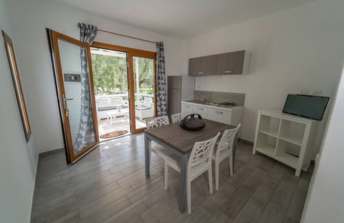 Mattinata House | "saracena" Holiday Home with Beach and Swimming Pool