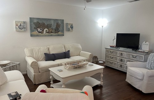 Park East Villa | Sarasota Downtown with heated swimming pool