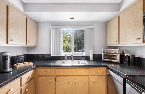Indian Beach Sapphire Shores Villa | Sarasota Jungle Garden Villa