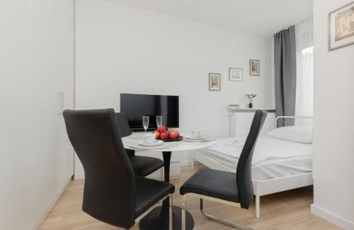 Wilanow Apartment | Sarmacka 23 - studio close to Medicover and Paley