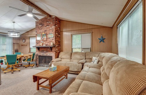 Albrightsville Cottage | 'Sasquatch Inn' Albrightsville Cottage with Deck