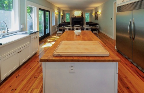 Fennville House | Saugatuck perfection! Spacious & far from crowds, yet close to town.