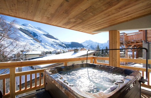 Les Deux Alpes Ski Chalet | Sauna, bain à remous, vues imprenables et plus !