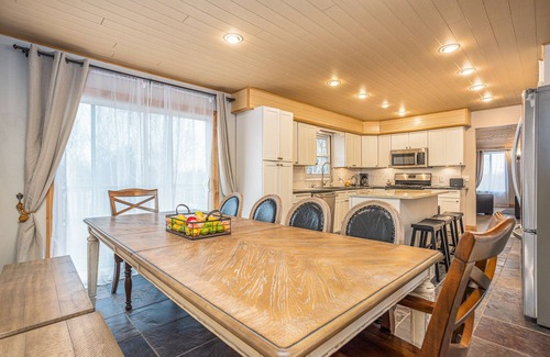 Brook Park Cabin | Sauna & Cabin 1 Hour North of the Twin Cities!
