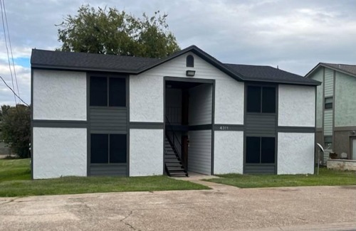 College Station Apartment | Savannah: 1st Floor-Walk to A&M-Comfy King Beds