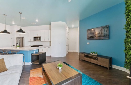 Yamacraw Village Apartment | Savannah Gem | 2BR Apt Stay w/Pool & River Views