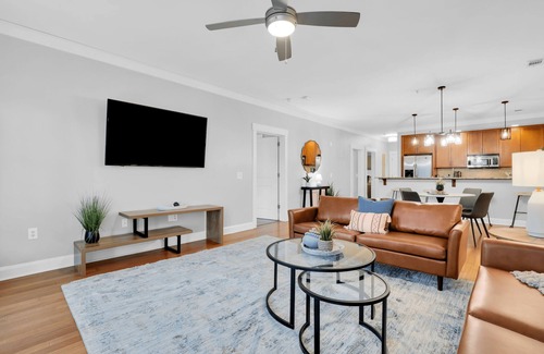 Old West Broad Neighborhood Apartment | Savannah Residences
