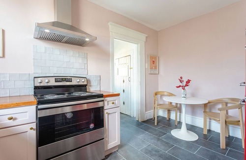 Thomas Square Apartment | Savannah Stay with Style 3BR, Walk to Everything!